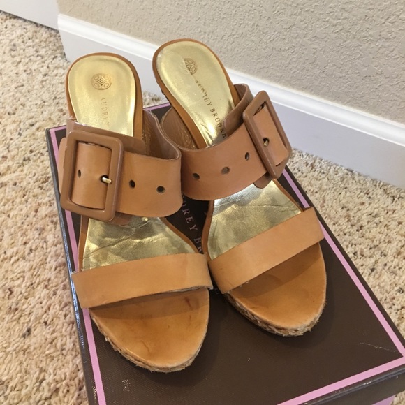 Audrey Brooke, Camel Leather Wedge Sandals, Sz 8.5 - Picture 2 of 6